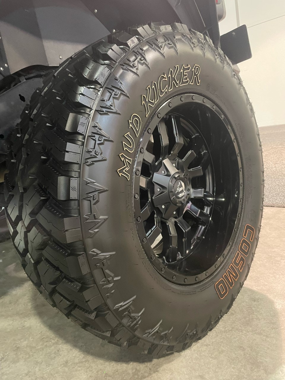 1672944119338 Cosmotire