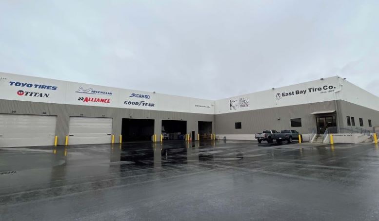 1672949000305 Eastbay