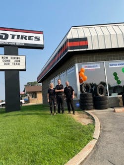 1673017850545 Stevecodywestongraywithbigosignweb 1673017850545 Stevecodywestongraywithbigosignweb