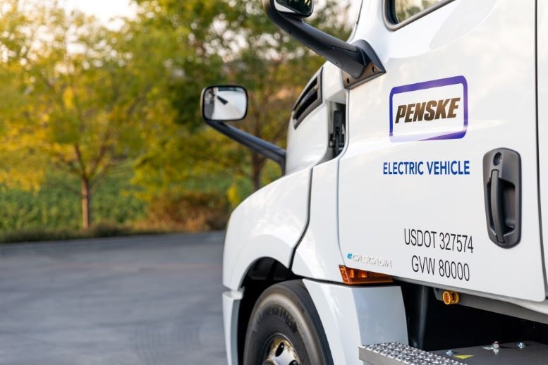 1673018305906 Penskedaimlerelectrictruck