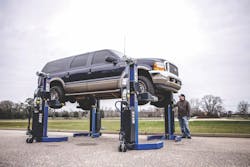 maha-usa-launches-wireless-mobile-column-lifts