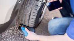 atlas-automotive-equipment-introduces-treadreader-tire-scanner