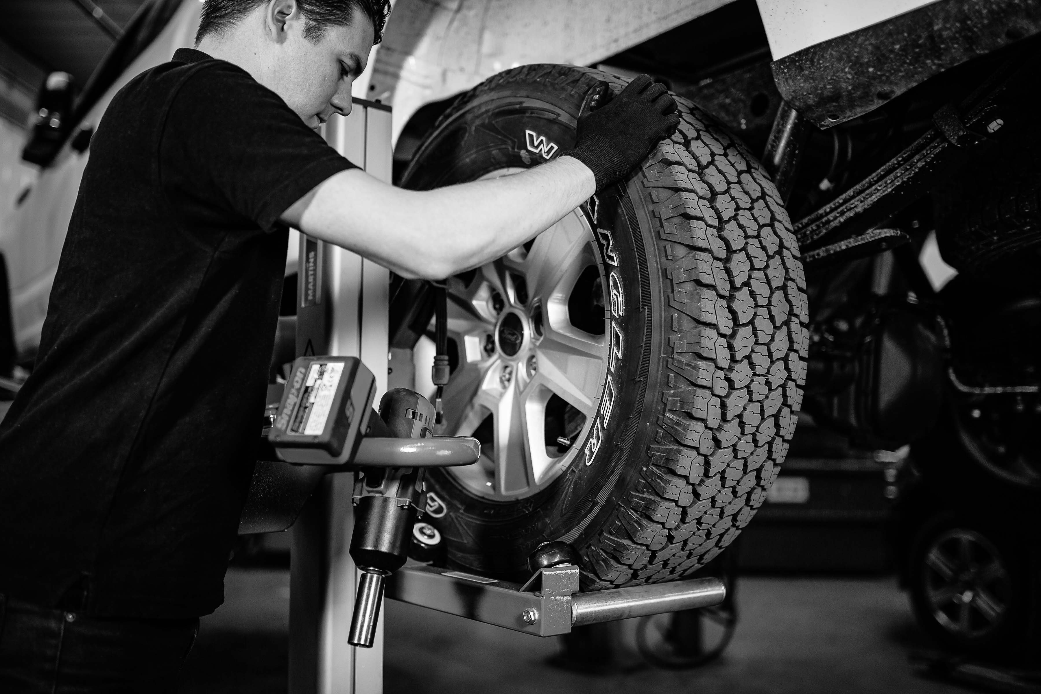 1673035875569 Latestpowerlifterliftssuvsandpickuptruckwheels