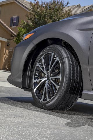 yokohama-introduces-avid-ascend-lx-premium-touring-tire