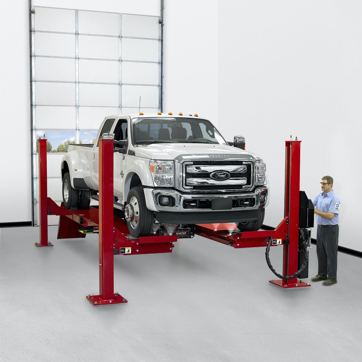 1673040057403 Hunteraddsextrawiderunwaystofourpostlift