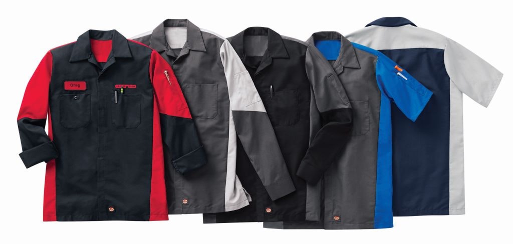 1673040121703 Redkapcrewshirtisdurableandcomfortable