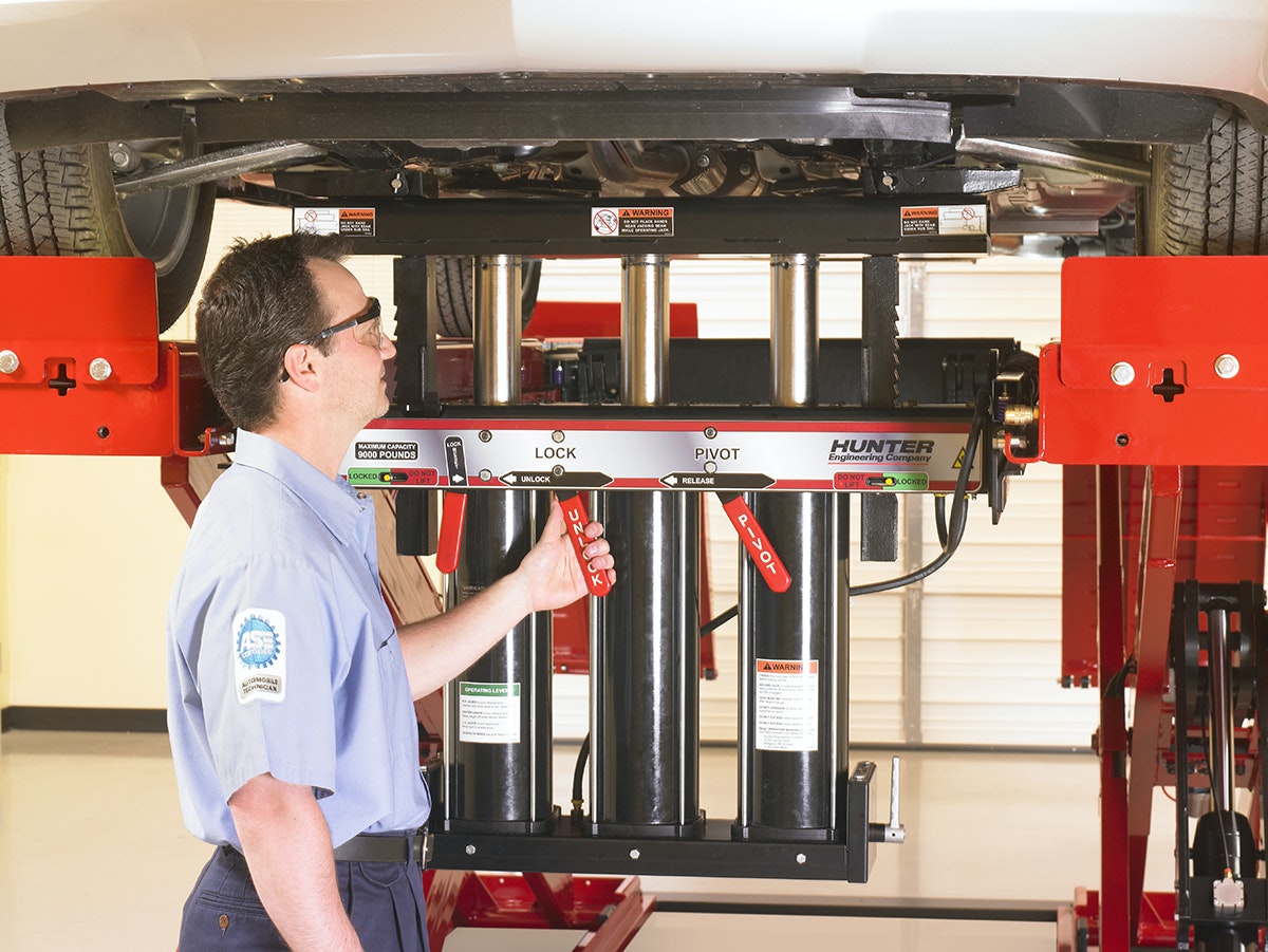 1673040350026 Hunterswingarmjacks