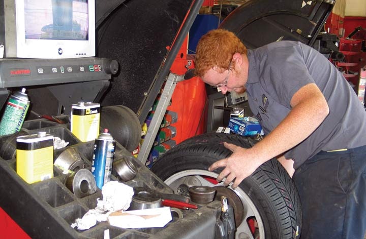 1673045332642 Howdoyoumountandbalancetiressafely