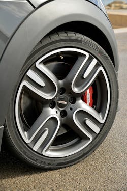 1673047347710 Kumhotiresoeonbmwsminijcwgp 1673047347710 Kumhotiresoeonbmwsminijcwgp