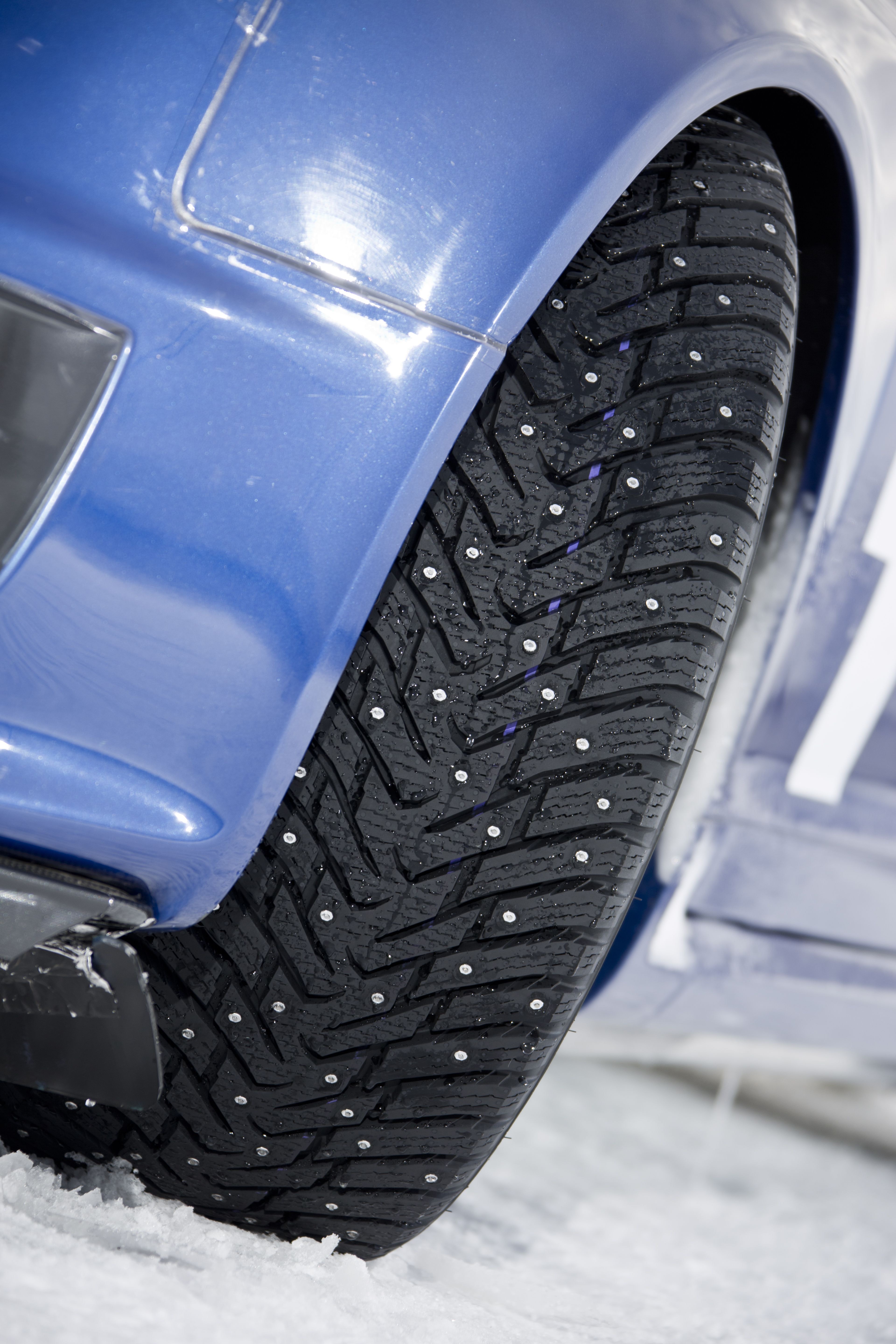 1673047685907 Fastestcaronicerollsonnewnokianwintertire