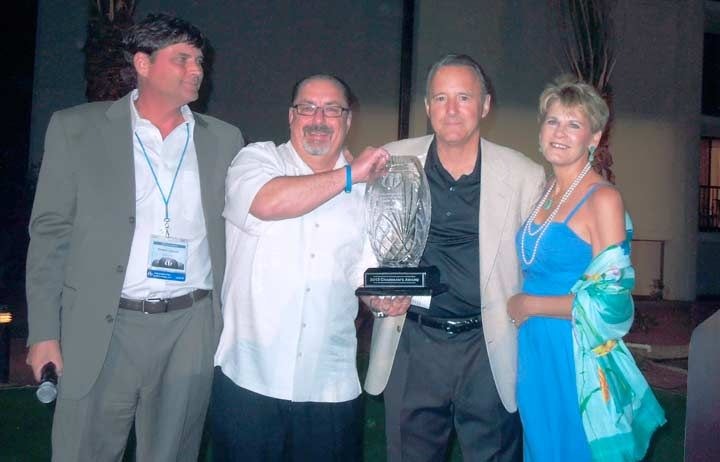 1673047985789 Coxreceivesprestigiousawardfromitdg