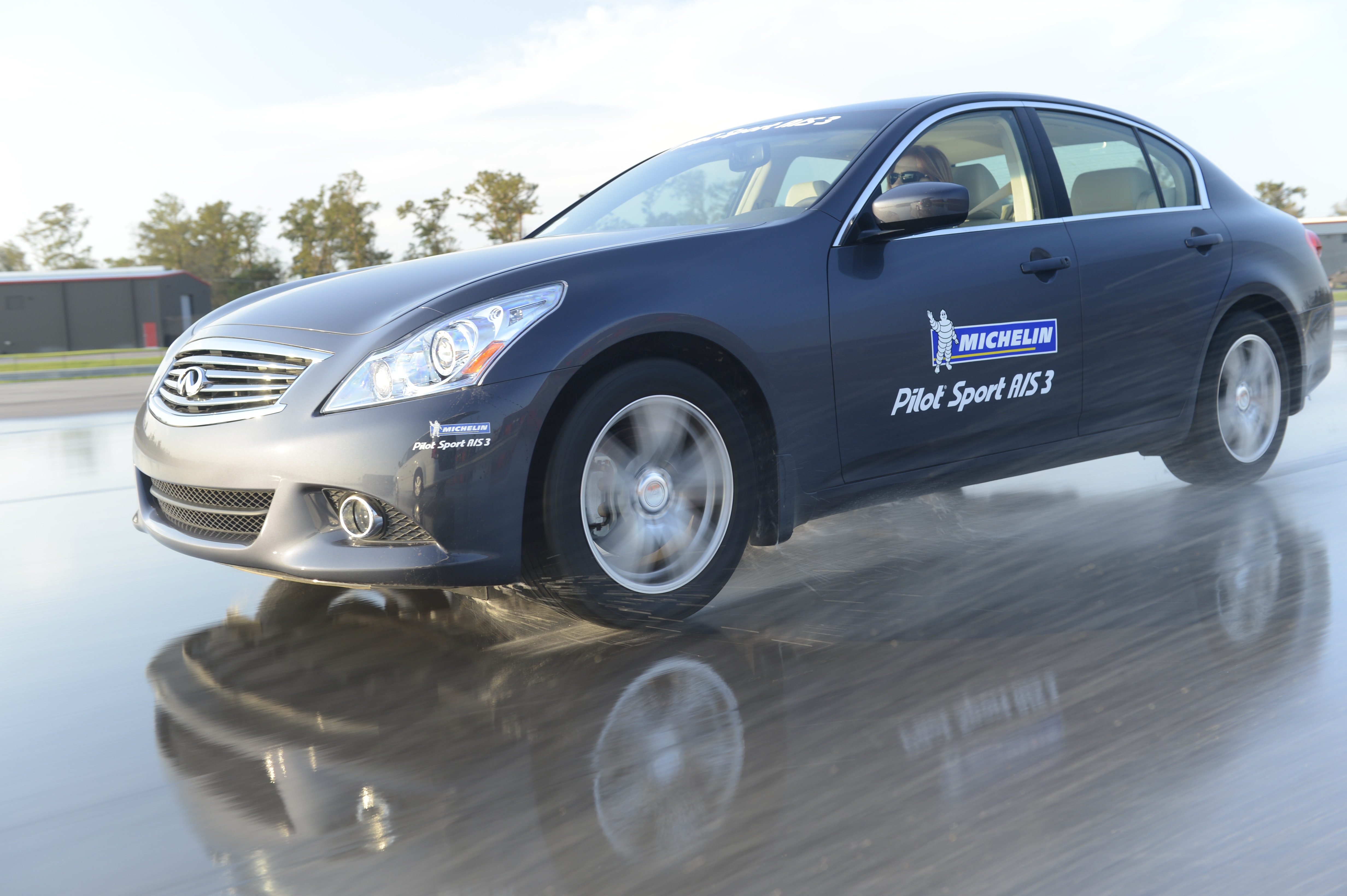 1673048853703 Michelindebutspilotsportas3uhptire