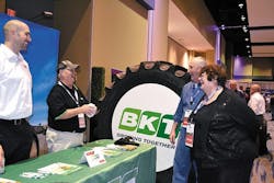 k-m-tire-conference-helps-dealers-advance