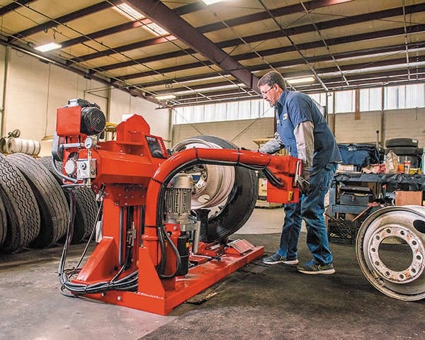 the-latest-heavy-duty-tire-changers-are-designed-for-wide-base-tires