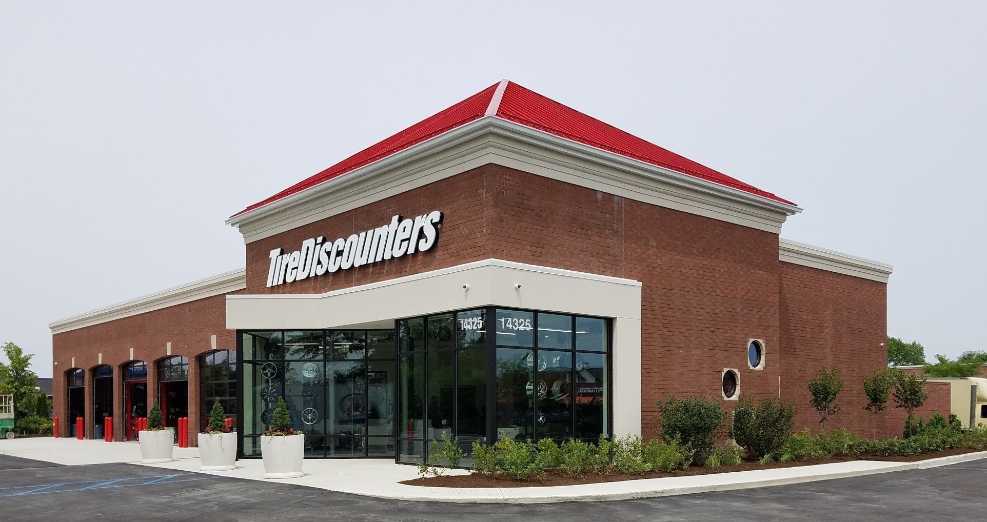 1673279266621 Storeexpansioncontinuesattirediscounters