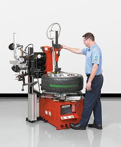hunter-unveils-latest-tabletop-tire-changers