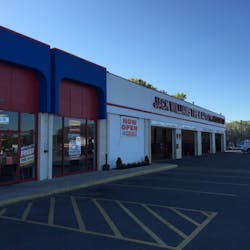 1673283090479 Jackwilliamstireopensstorenumber35 1673283090479 Jackwilliamstireopensstorenumber35