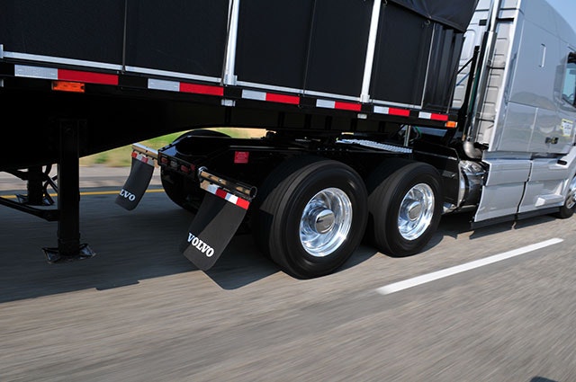 1673299474575 Choosingtiresfor6x2sfleetsmaybeforfeitingtirelifeforimprovedfuelmileage