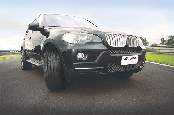 1673299702170 Uhplighttrucktiresablendingoftechnologies