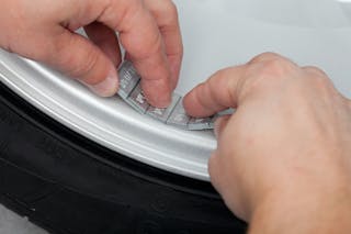 How Adhesive Weights Are Changing Tire Balancing