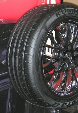 kumho-takes-on-the-industry-with-ecsta-4x