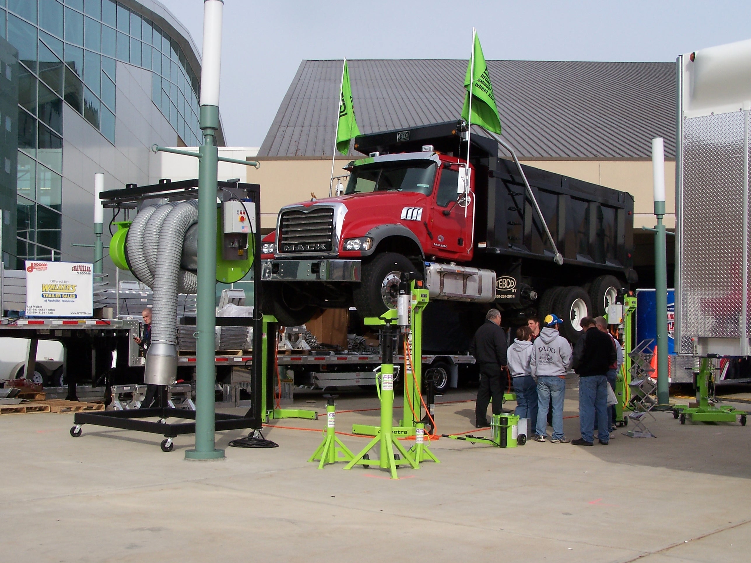 1673302384933 Retailvscommercialthethrowdown