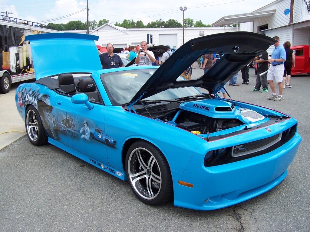 1673302830741 Alihostsnascarfansatpettysgarage