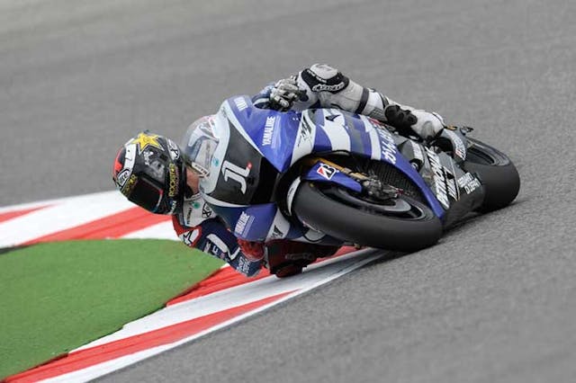 lorenzo-starts-strongly-in-misano-under-the-lap-record-already