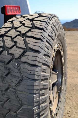 nitto-adds-two-tires-to-the-grappler-line