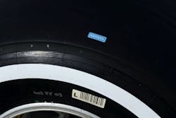 pirelli-tries-out-sticker-thermometers-in-bahrain