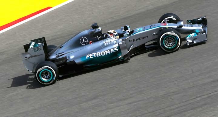 1673362968230 Pirellitryingoutformulaonetiresfor2015