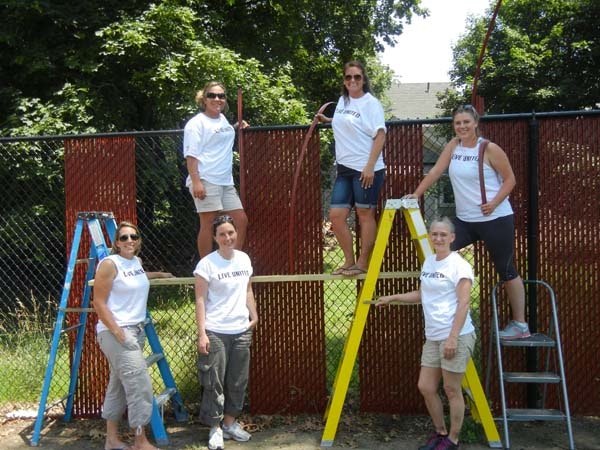 1673363164629 Mickeythompsongivesbackviaunitedway