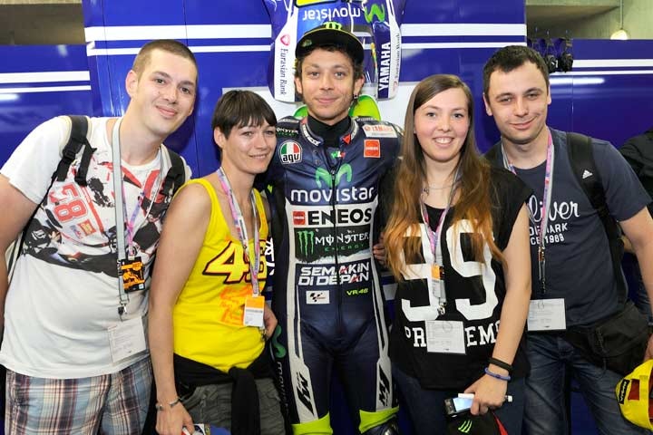 1673363369734 Firstbridgestoneclub46winnersmeettheirherovalentinorossi