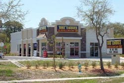 1673371448685 Hennellytireopensstoreinvenice 1673371448685 Hennellytireopensstoreinvenice