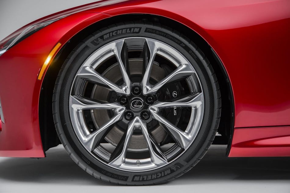 lexus-lc500-debuts-with-michelin-run-flat-tires