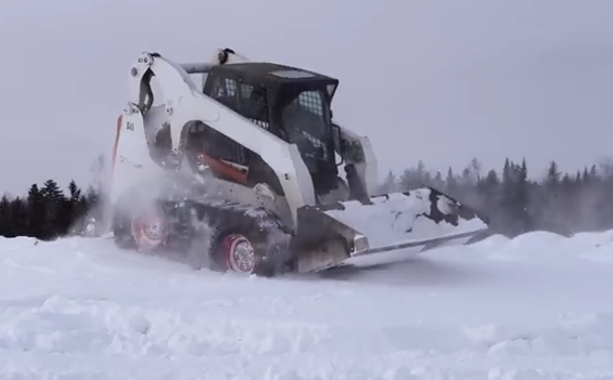 1673375040075 Camsostrackshelpkeepskidsteersmovinginwinterconditions