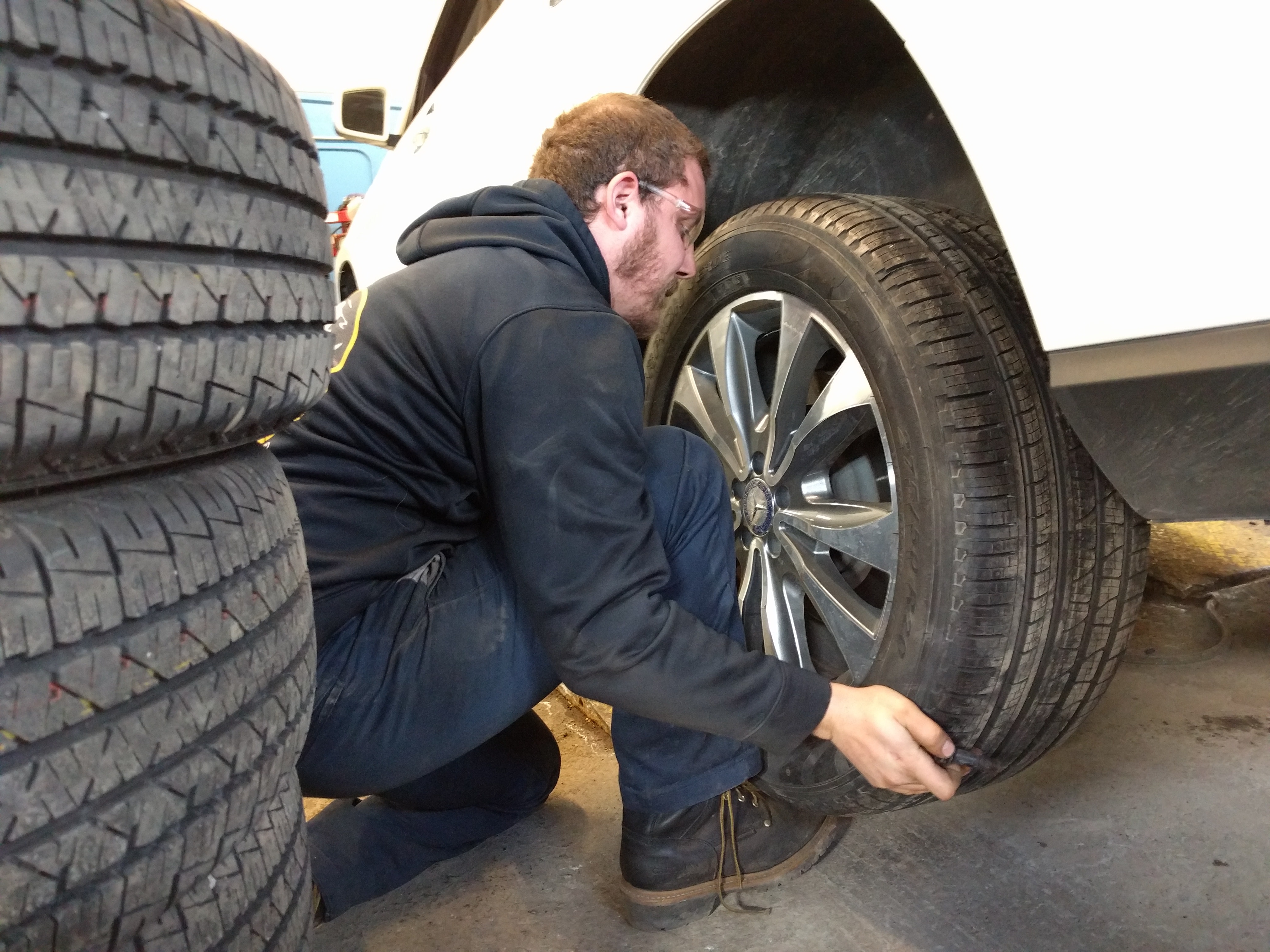 1673375672416 Wintertireserviceleavesdunntireupallnight