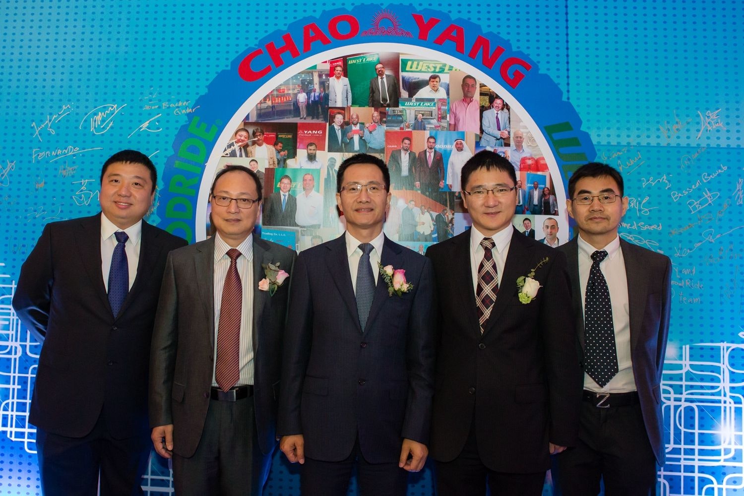 1673376260217 Zcrubberhostsdealermeetingatautomechanikadubaiexhibition