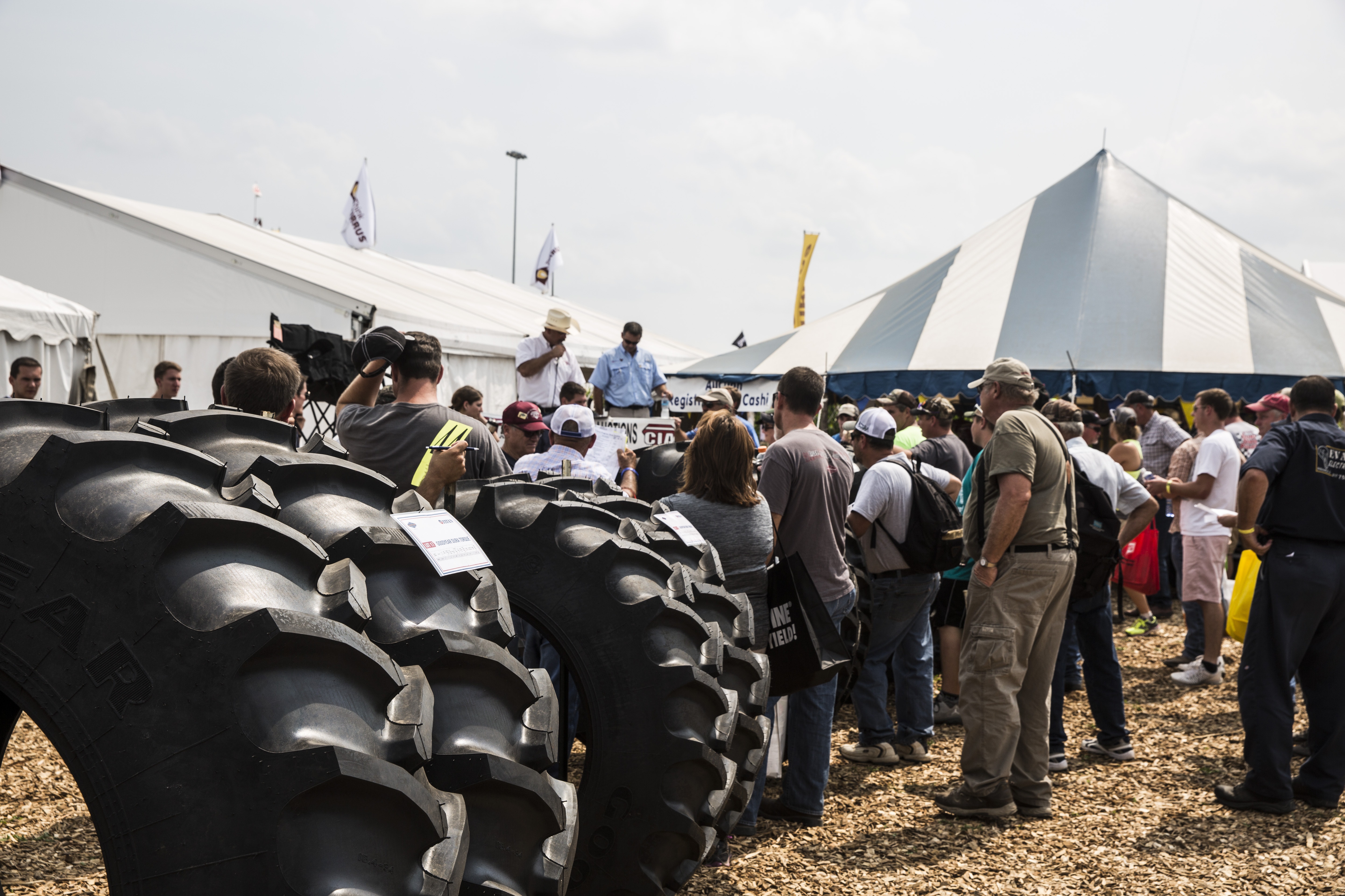 1673376492753 Titanauctionsfarmtirestobenefitffa