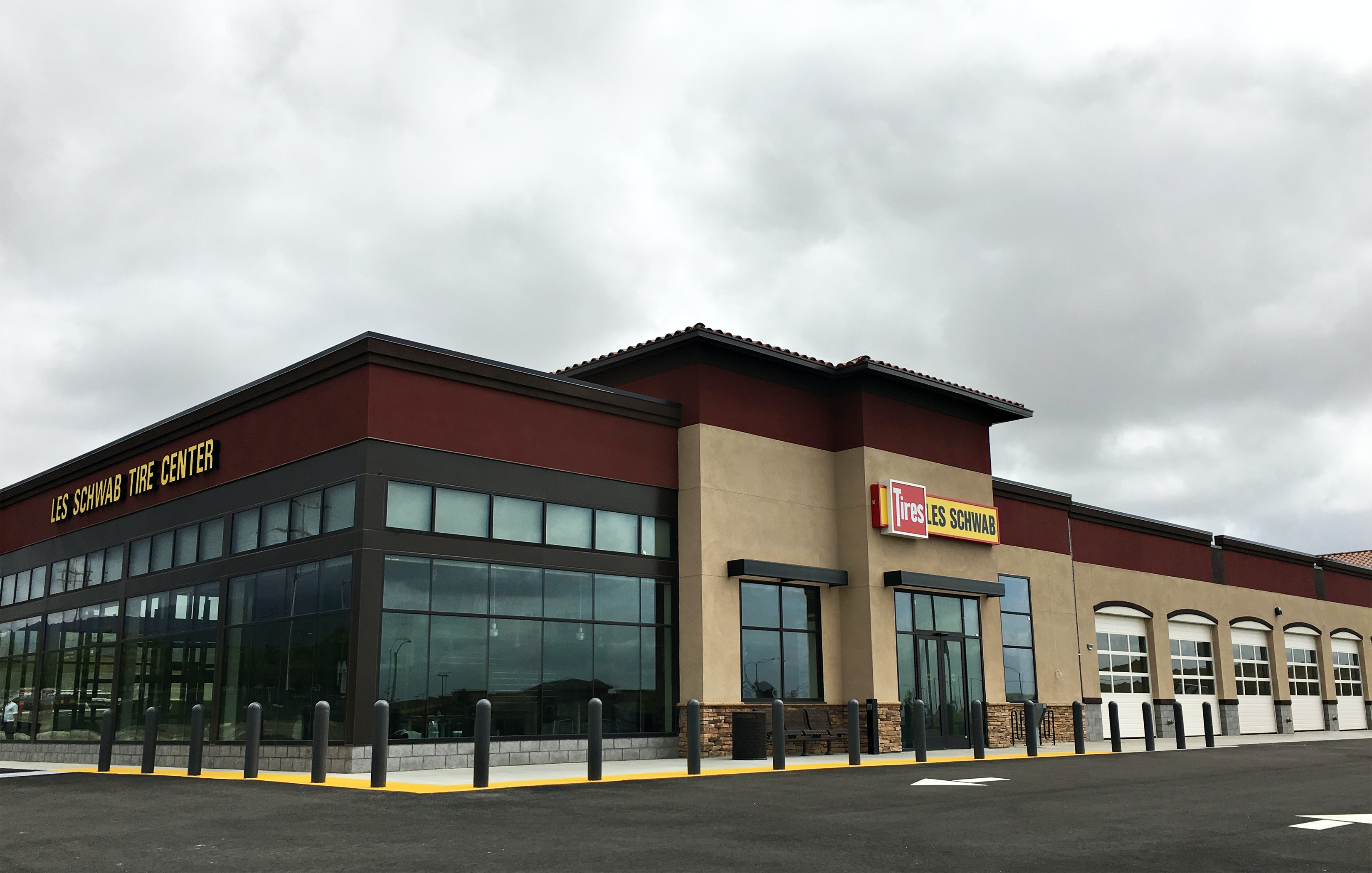 1673376974495 Lesschwabcelebrates5newcaliforniastores