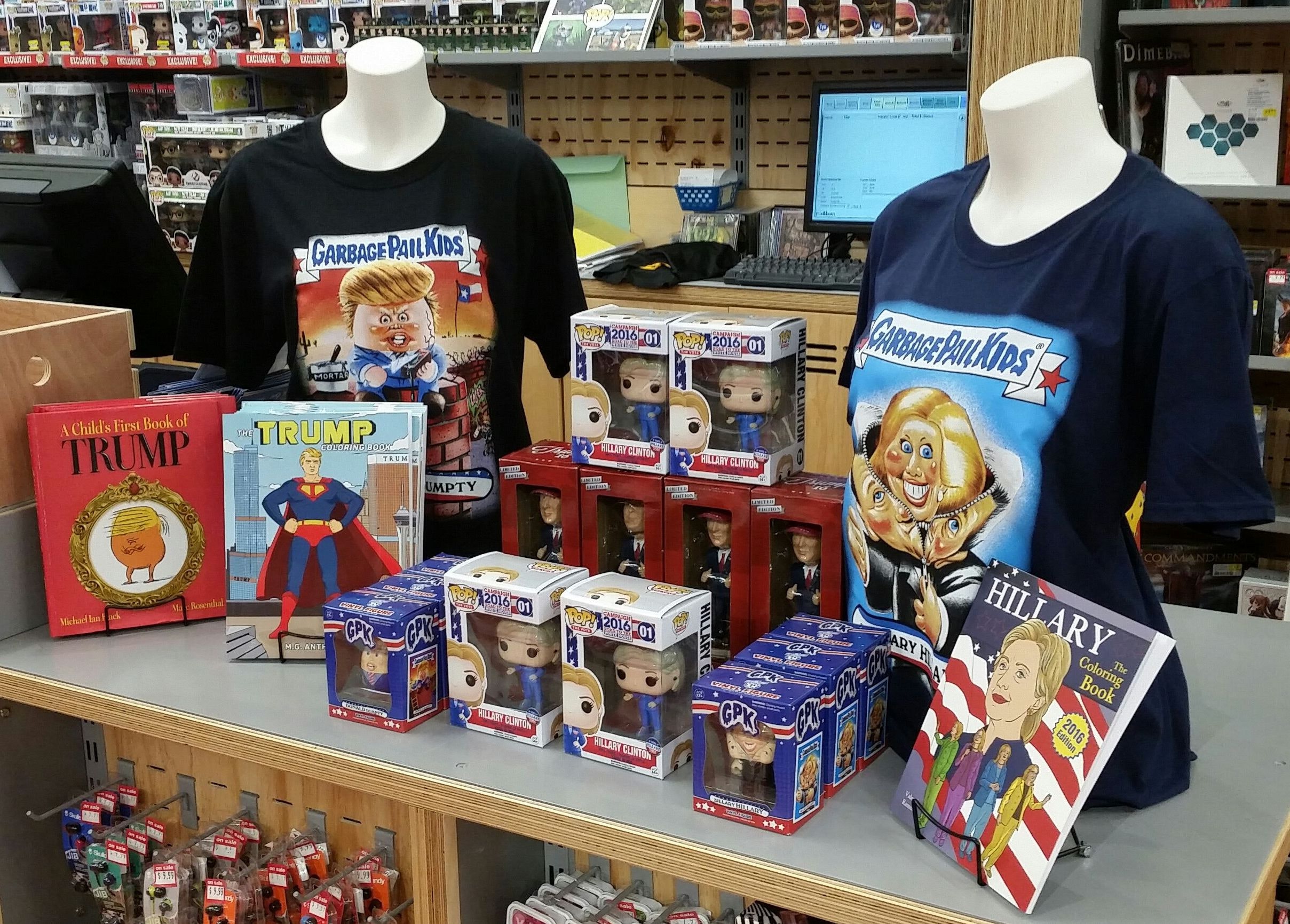 1673377303032 Hillaryclintonanddonaldtrumpwantyouandyourmoney