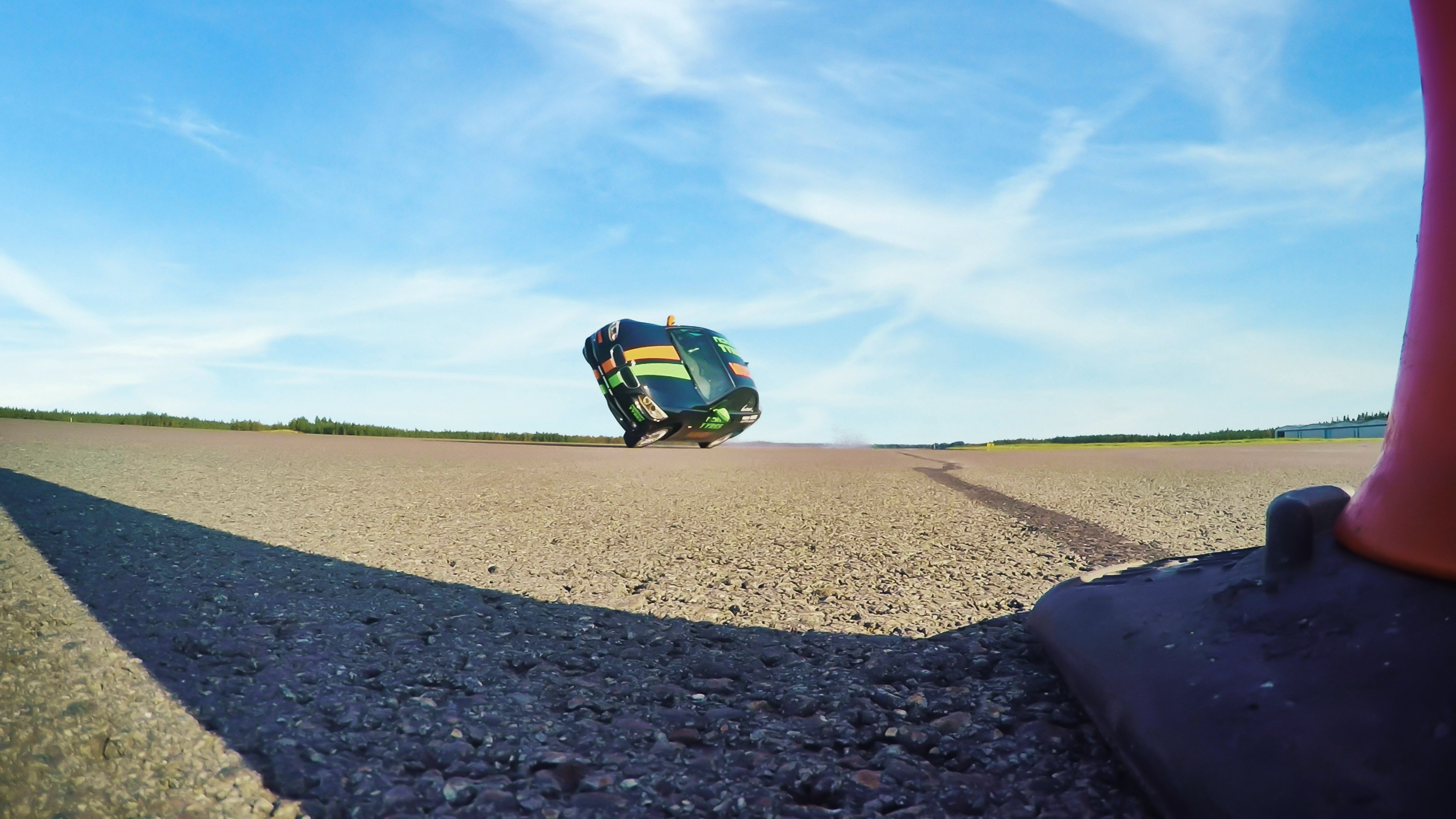 1673377783663 Worldsfastestcarontwowheelsridesonnokiantires