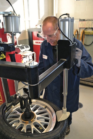 1673379479400 Mountingandbalancinguhptires