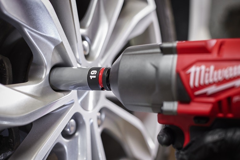 1677602374414 Milwaukeetoolshockwaveimpactdutywheelsocketsweb