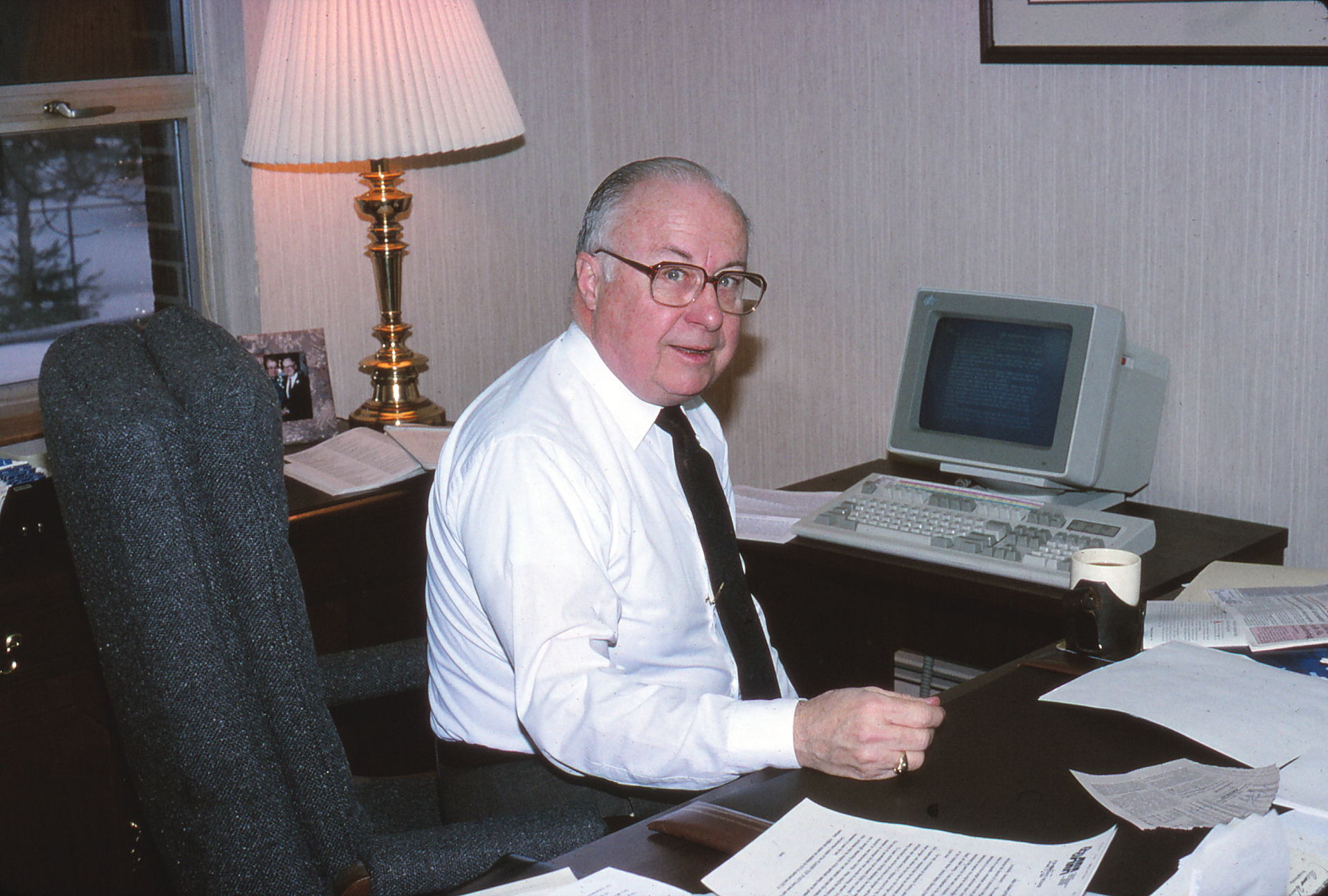 Former MTD Editor Lloyd Stoyer joined the Tire Industry Hall of Fame in the year 2000.
