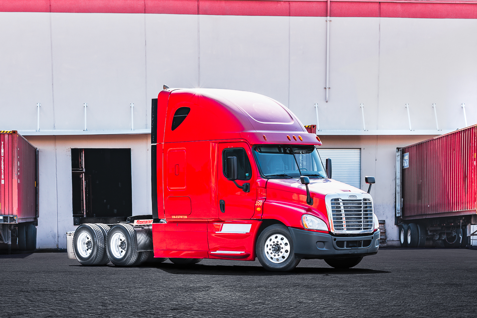 Tiremakers and suppliers list the rise of super-regional tires, advancements in tire technology and other developments as trends that commercial tire dealers should watch.