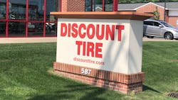 The Dunn Tire stores that Discount Tire has acquired offer auto maintenance and repair services — a major departure from Discount Tire’s traditional, tires-only strategy. The Dunn Tire stores that Discount Tire has acquired offer auto maintenance and repair services — a major departure from Discount Tire’s traditional, tires-only strategy.