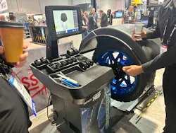 The Armored 2400P wheel balancer automatically detects wheel dimensions and selects the appropriate balancing mode, weight type and wheel position. The Armored 2400P wheel balancer automatically detects wheel dimensions and selects the appropriate balancing mode, weight type and wheel position.