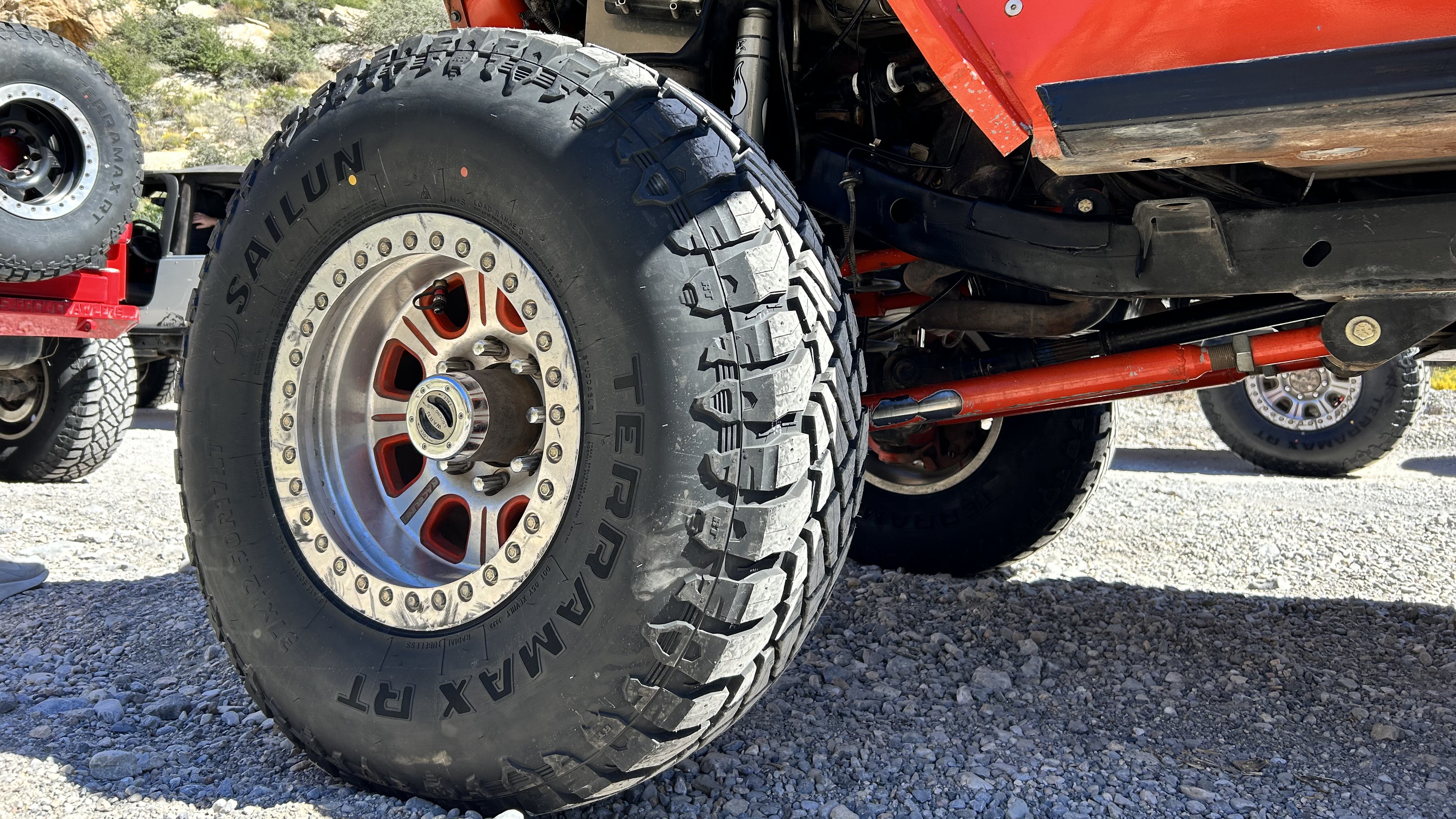 The new facility will have an annual production capacity of six million semi-steel radial tires, with a total project investment of $240 million. The joint venture company is also considering the construction of an annual production capacity of 1.65 million all-steel radial tire projects in the future.