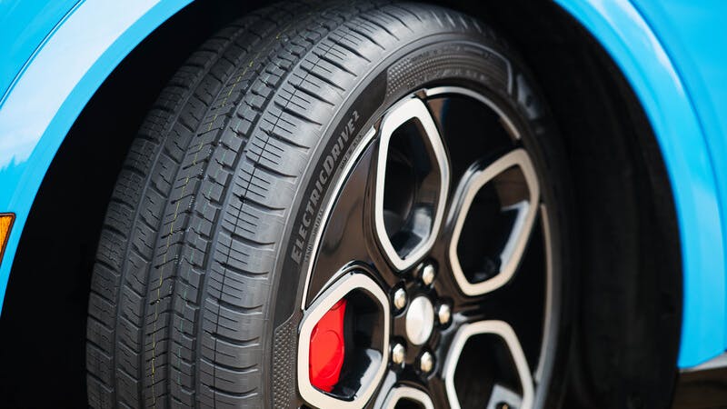Features of the tire include an aerodynamic sidewall that lowers aerodynamic drag; asymmetrical tread patterns for improved grip and responsiveness on wet and dry roads; SoundComfort Technology foam inserts to reduce vehicle noise; and more.